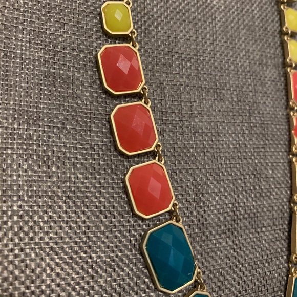 ๐2 for 30๐ Beautiful Tri Colored Necklace - Picture 4 of 4